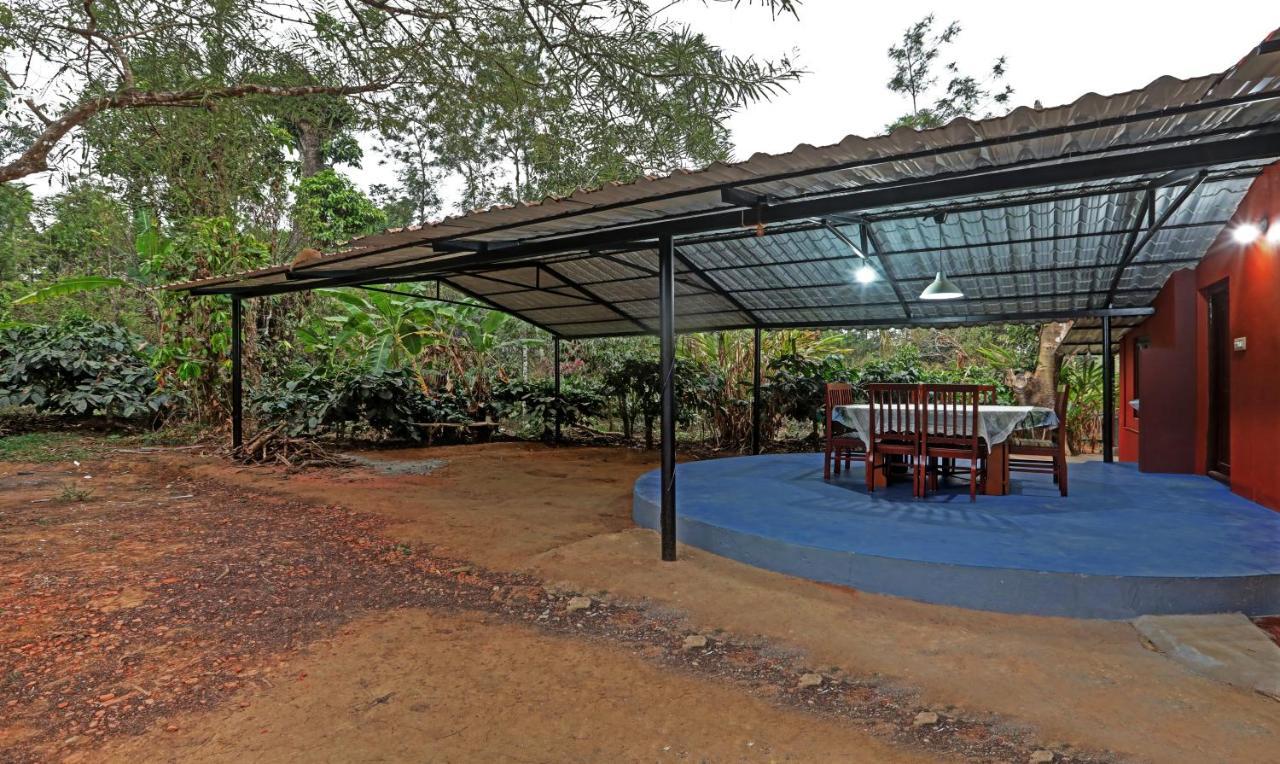 Hotel Allaranda Homestay Madikeri Buitenkant foto