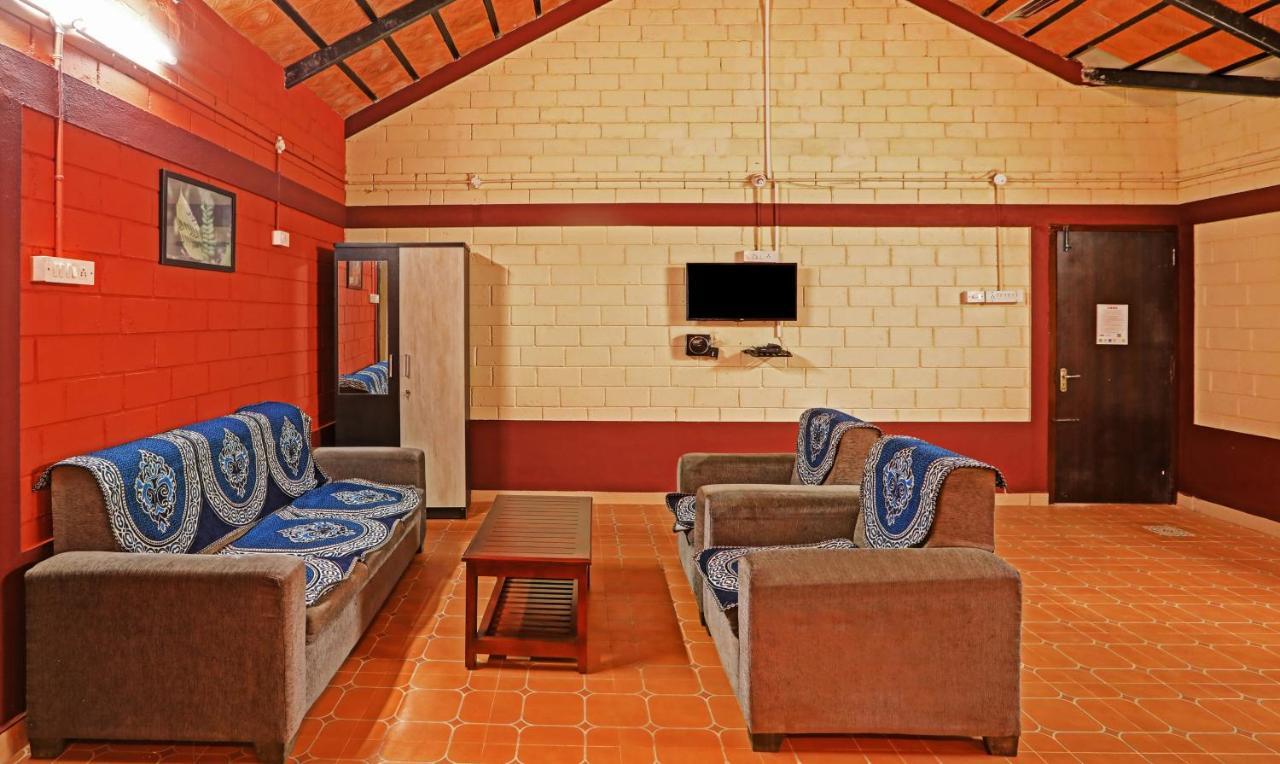 Hotel Allaranda Homestay Madikeri Buitenkant foto