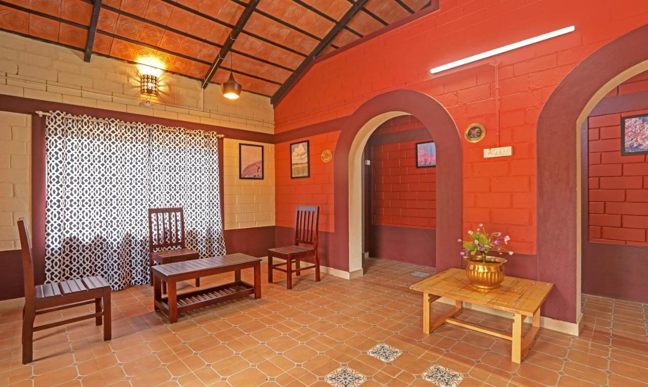 Hotel Allaranda Homestay Madikeri Buitenkant foto
