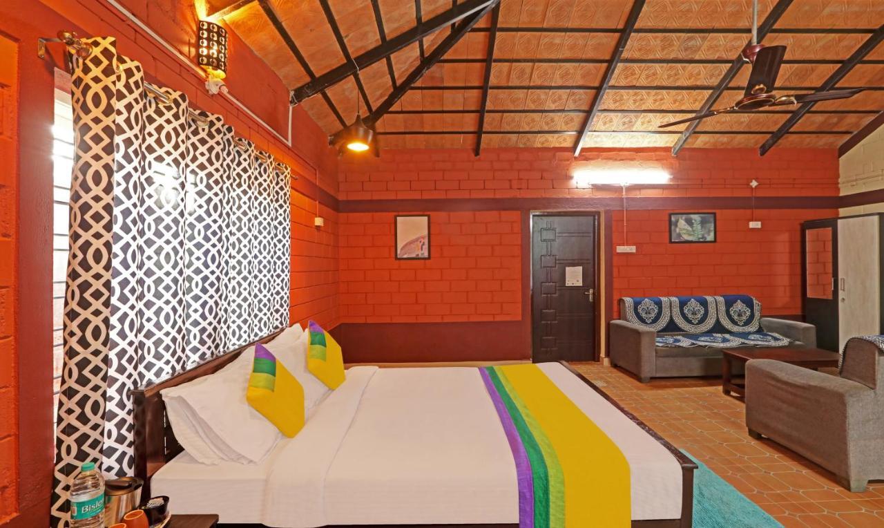 Hotel Allaranda Homestay Madikeri Buitenkant foto