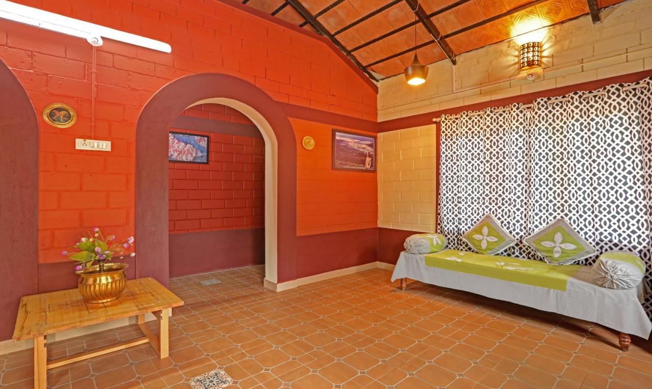 Hotel Allaranda Homestay Madikeri Buitenkant foto